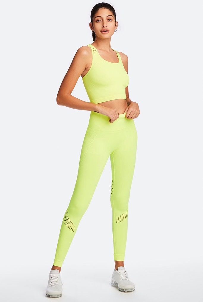 Warna Fluorescent Baju Olahraga